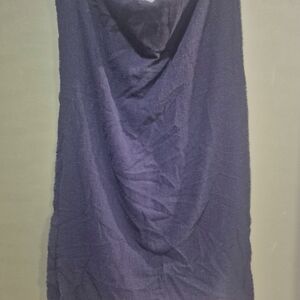 Tesma's Elegant Italian Recycled Cashmere Navy Blue Scarf